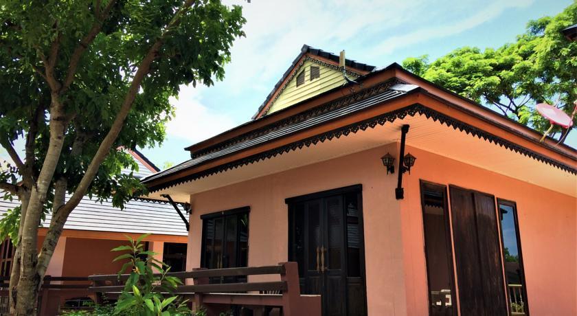 Phalaburi Resort Ban Chang  Exterior photo