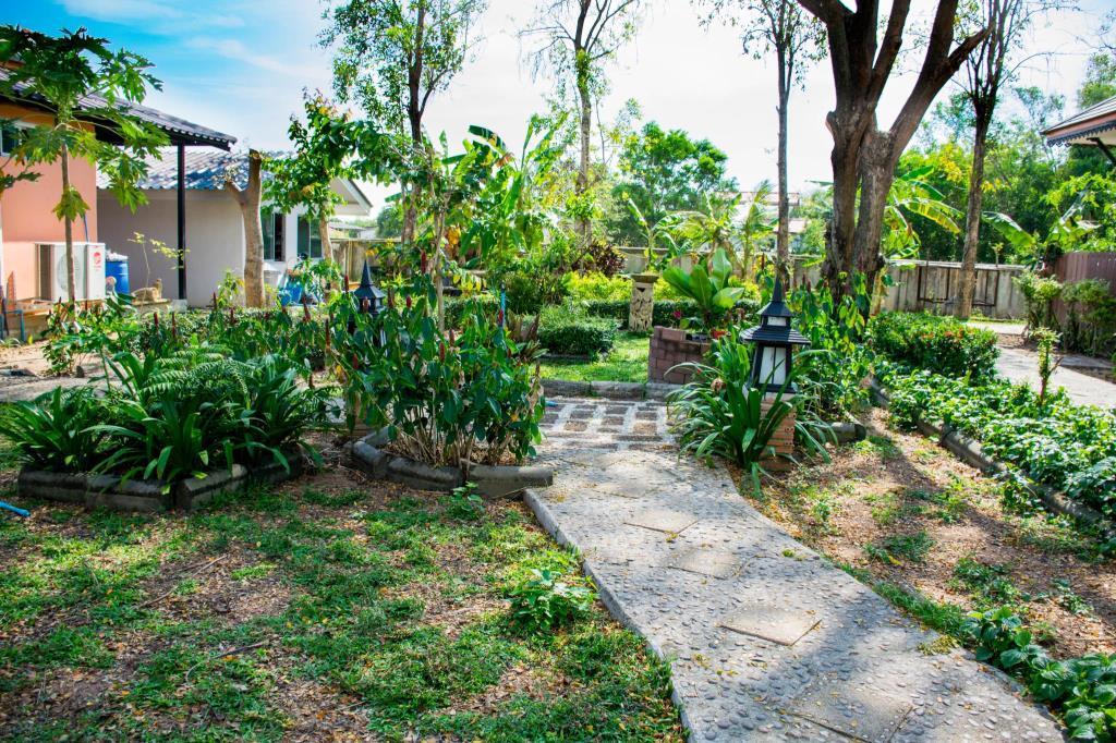 Phalaburi Resort Ban Chang  Exterior photo