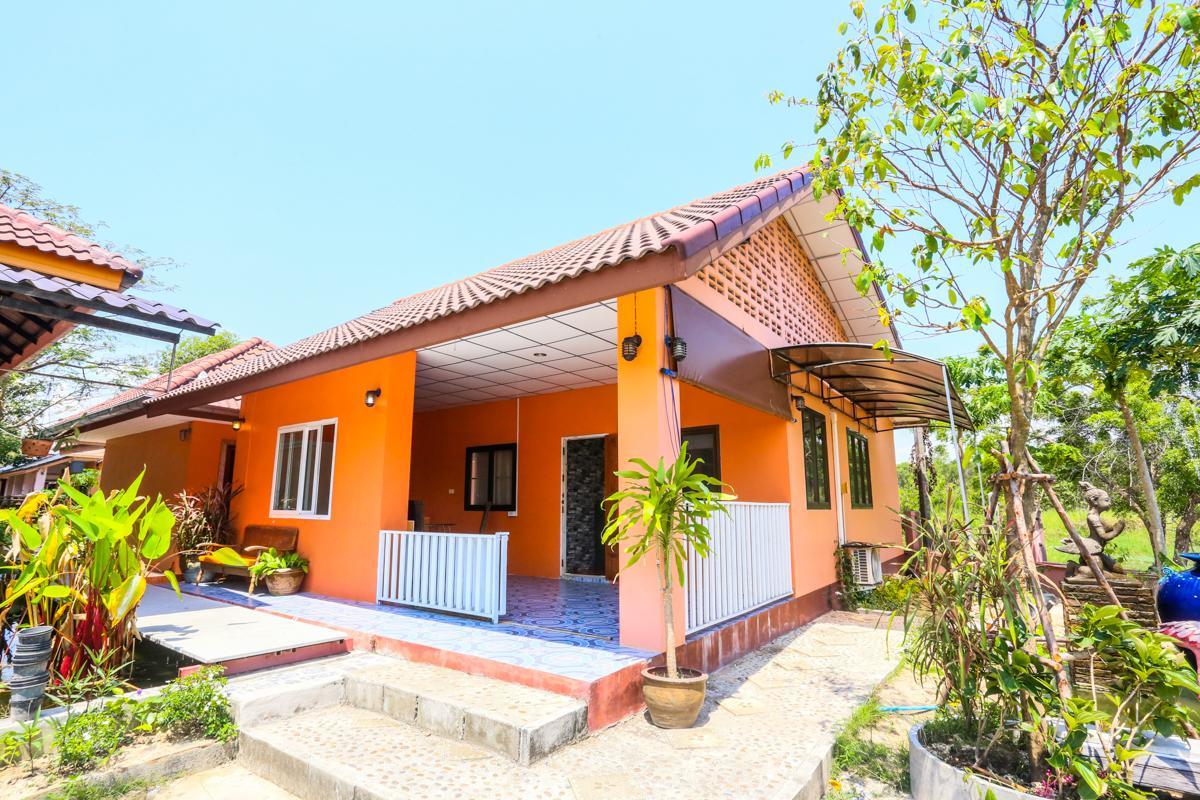 Phalaburi Resort Ban Chang  Exterior photo